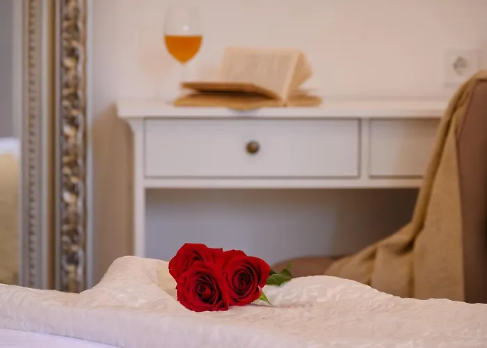 Summer Breeze Luxury Rooms